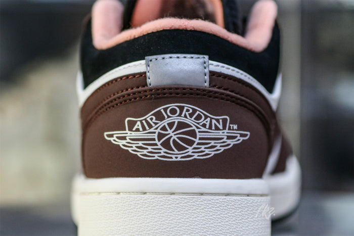 Jordan 1 Low Mocha