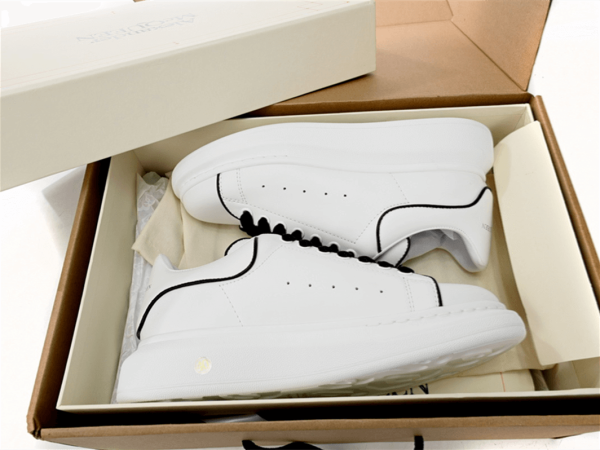 ALEXANDER MCQUEEN SNEAKER BLACK LINE