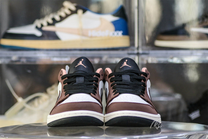 Jordan 1 Low Mocha