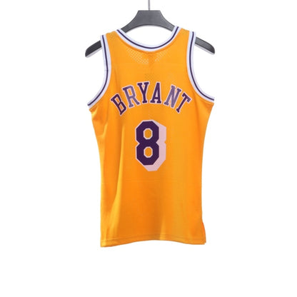 Lakers jersey No. 8