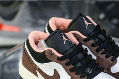 Jordan 1 Low Mocha