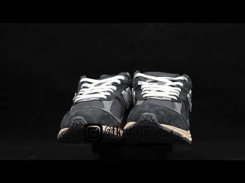 New Balance 2002R Black Dark Grey